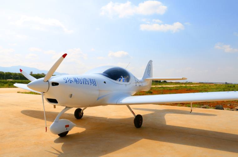 弥勒浩翔科技自主研发设计的dl-2l轻型飞机,分别于2019年3月7