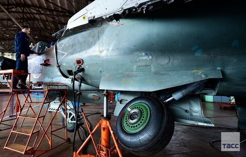 修理厂是俄罗斯在远东的飞机和直升机,民用和军用航空维修的龙头企业